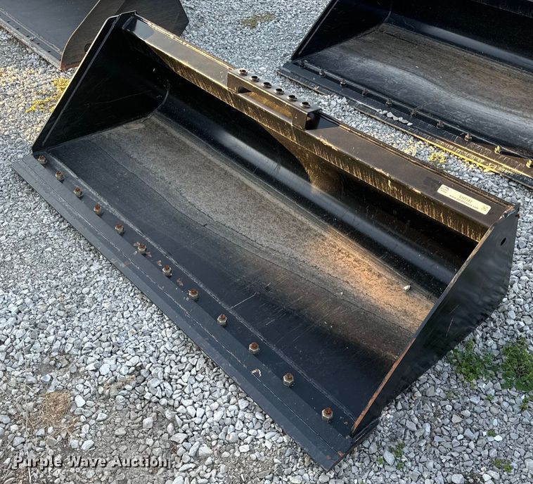 image for item EH7182 Manitou  74