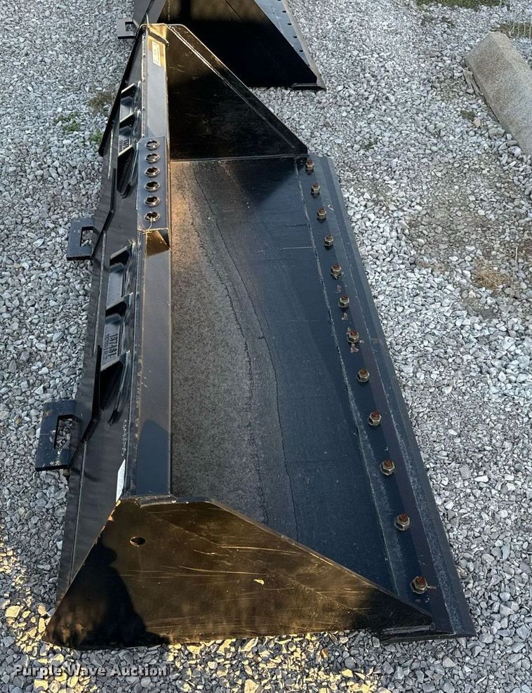 image for item EH7182 Manitou  74