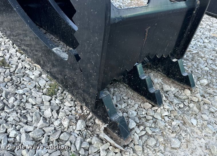 image for item EH7194 Prime skid steer grapple bucket