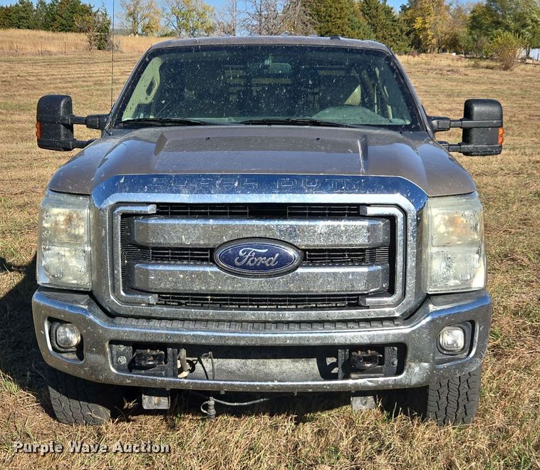 image for item EI4061 2012 Ford F350 Super Duty Crew Cab flatbed pickup truck