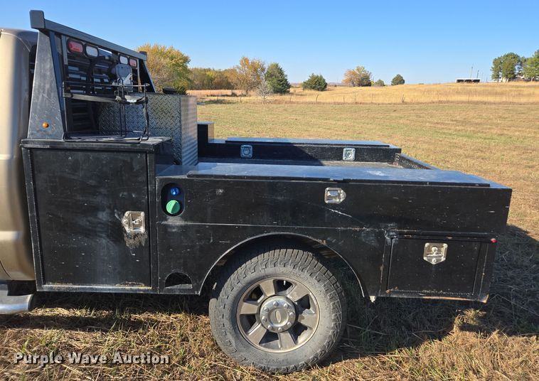 image for item EI4061 2012 Ford F350 Super Duty Crew Cab flatbed pickup truck