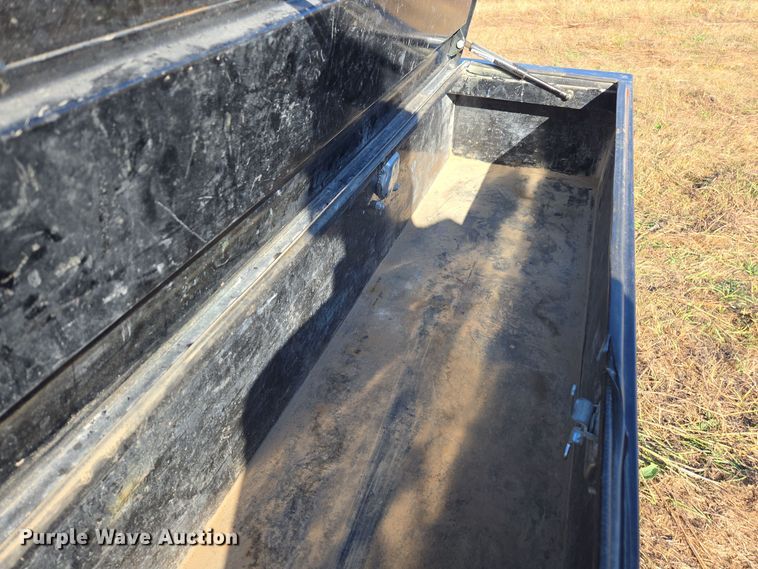 image for item EI4061 2012 Ford F350 Super Duty Crew Cab flatbed pickup truck