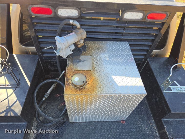 image for item EI4061 2012 Ford F350 Super Duty Crew Cab flatbed pickup truck