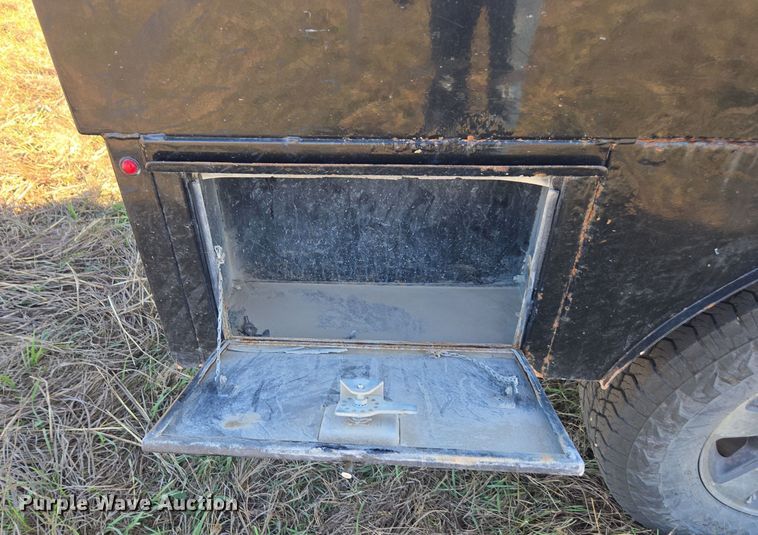 image for item EI4061 2012 Ford F350 Super Duty Crew Cab flatbed pickup truck