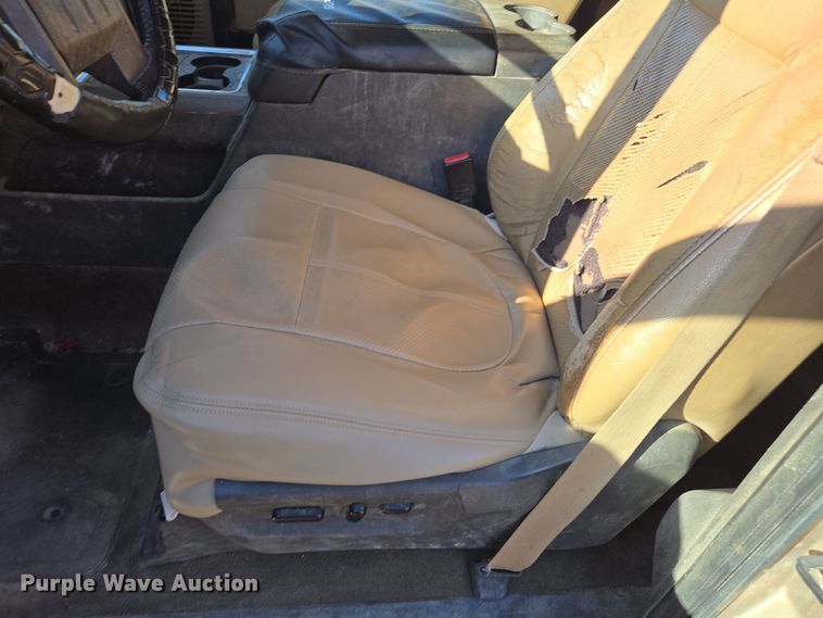 image for item EI4061 2012 Ford F350 Super Duty Crew Cab flatbed pickup truck