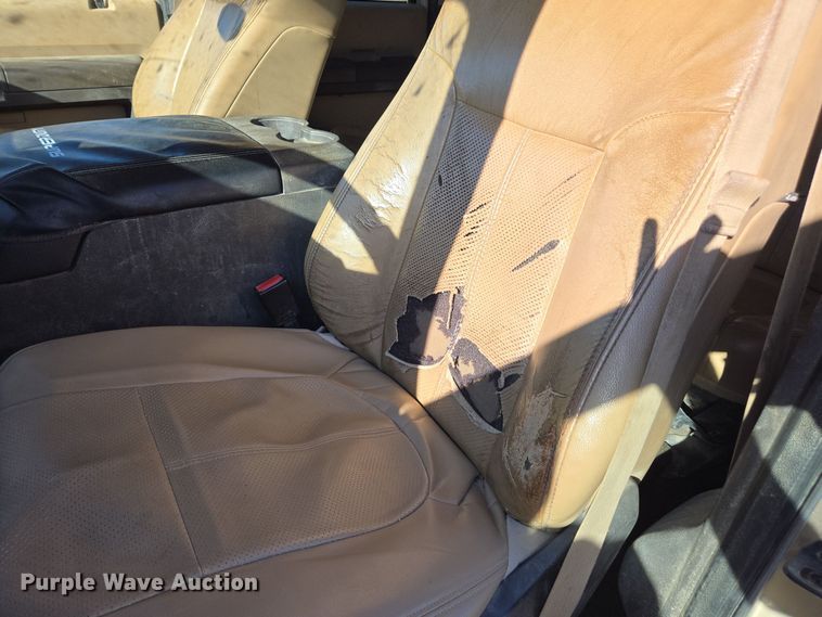 image for item EI4061 2012 Ford F350 Super Duty Crew Cab flatbed pickup truck