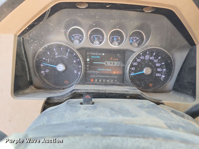 image for item EI4061 2012 Ford F350 Super Duty Crew Cab flatbed pickup truck