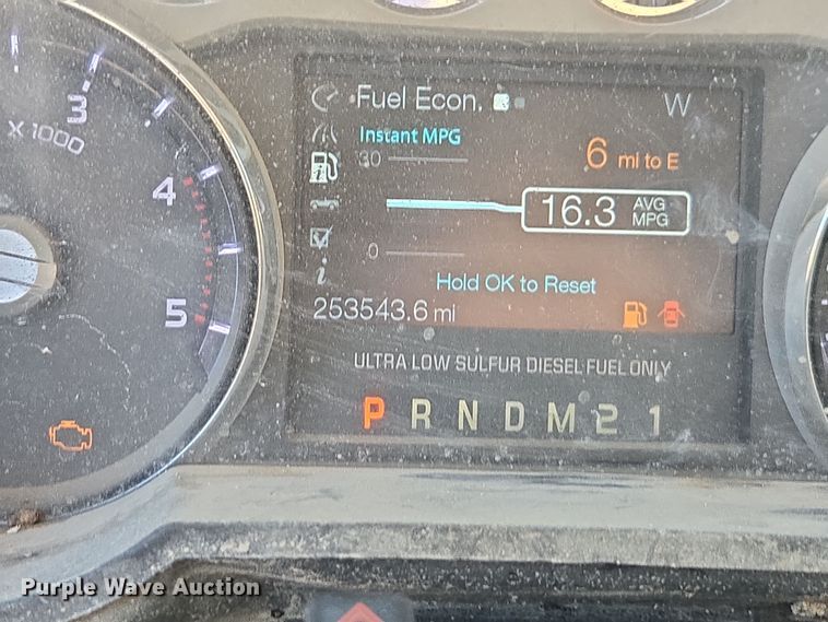 image for item EI4061 2012 Ford F350 Super Duty Crew Cab flatbed pickup truck