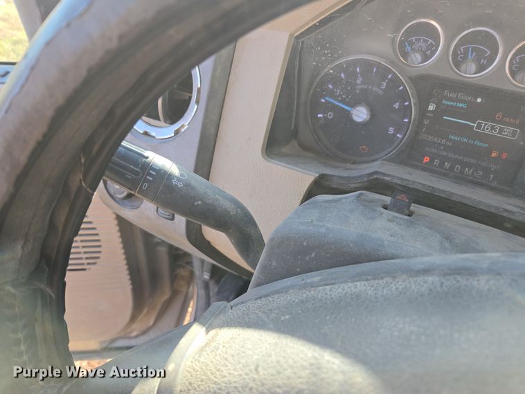 image for item EI4061 2012 Ford F350 Super Duty Crew Cab flatbed pickup truck