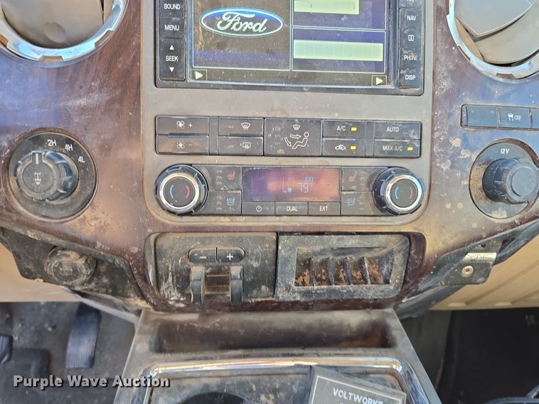 image for item EI4061 2012 Ford F350 Super Duty Crew Cab flatbed pickup truck