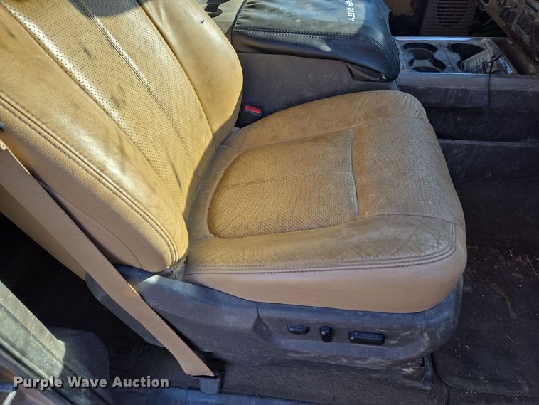 image for item EI4061 2012 Ford F350 Super Duty Crew Cab flatbed pickup truck