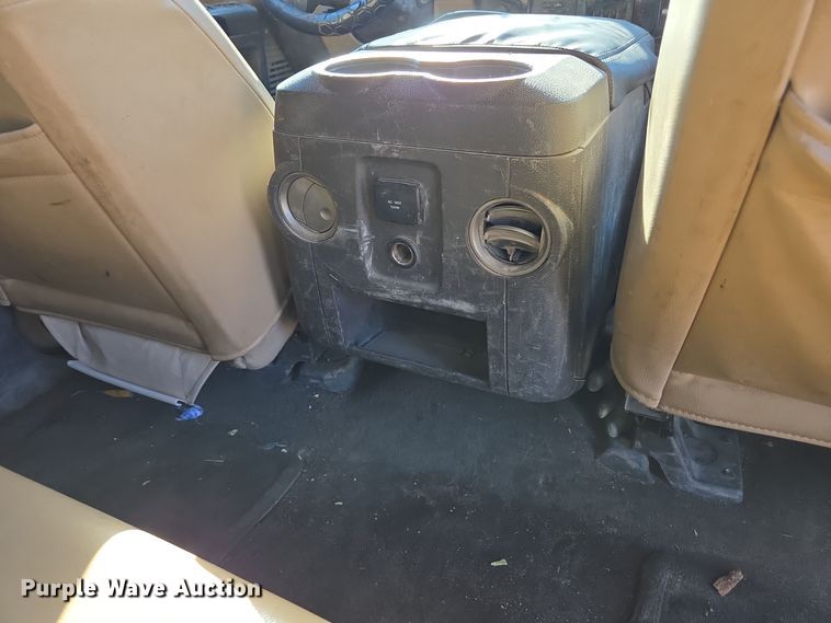 image for item EI4061 2012 Ford F350 Super Duty Crew Cab flatbed pickup truck