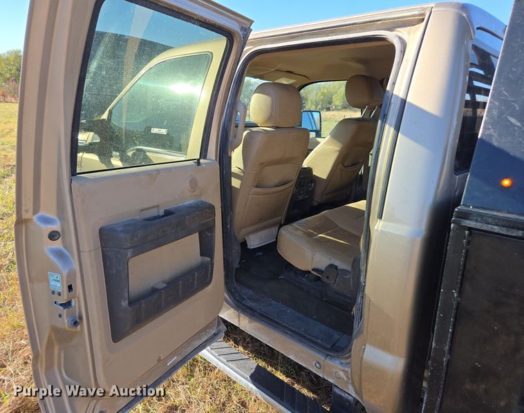 image for item EI4061 2012 Ford F350 Super Duty Crew Cab flatbed pickup truck