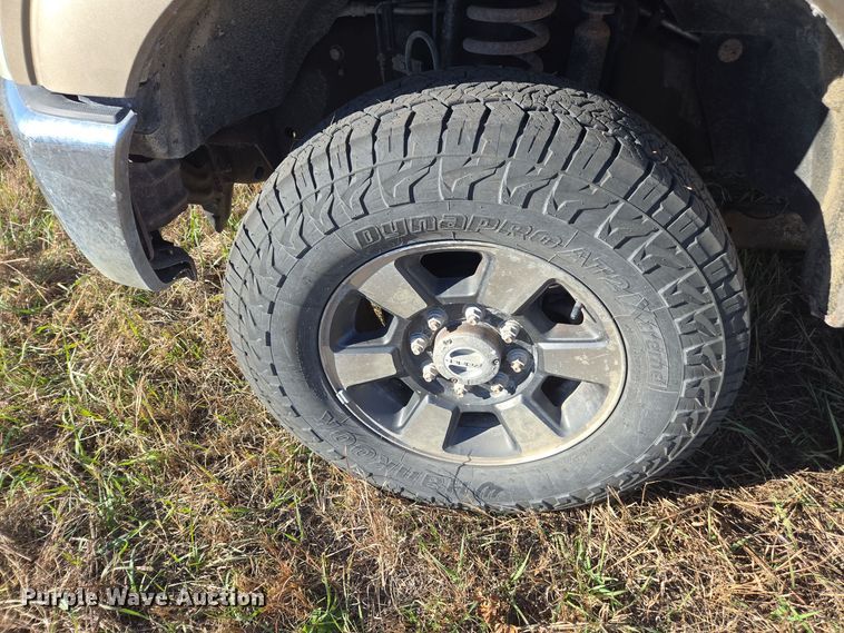 image for item EI4061 2012 Ford F350 Super Duty Crew Cab flatbed pickup truck