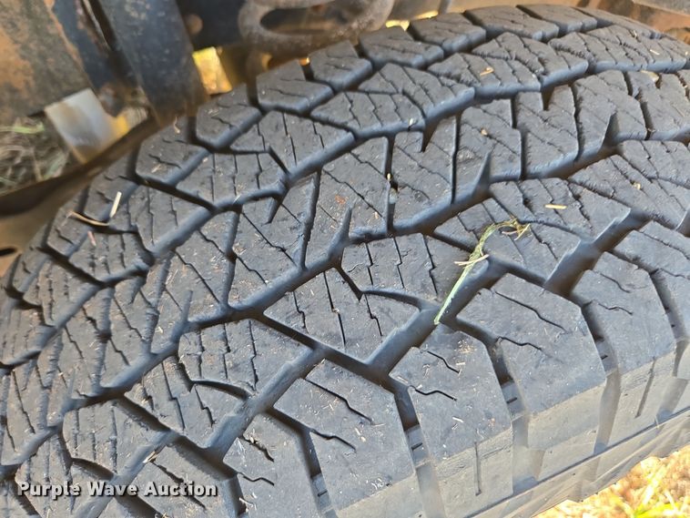 image for item EI4061 2012 Ford F350 Super Duty Crew Cab flatbed pickup truck