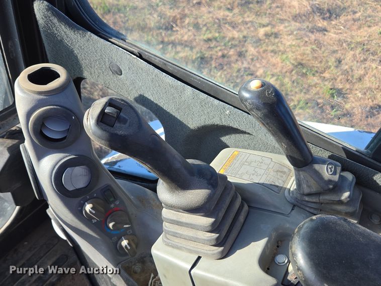 image for item EI4063 2011 Bobcat E35 mini excavator