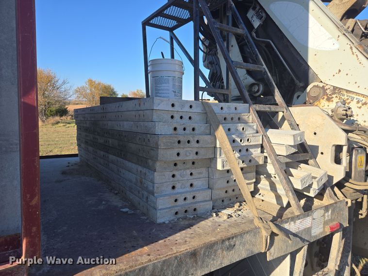 image for item EI4064 1999 Sterling L-Line crane truck