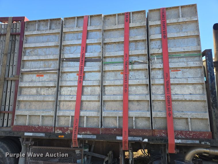 image for item EI4064 1999 Sterling L-Line crane truck