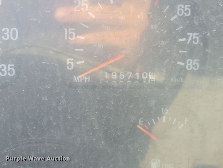 image for item EI4064 1999 Sterling L-Line crane truck