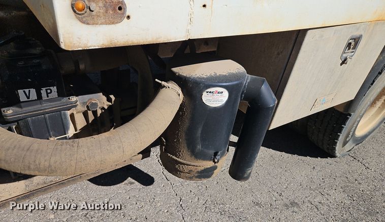 image for item EI8429 2003 International  8600 vacuum truck