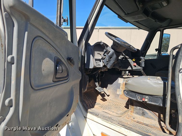 image for item EI8429 2003 International  8600 vacuum truck