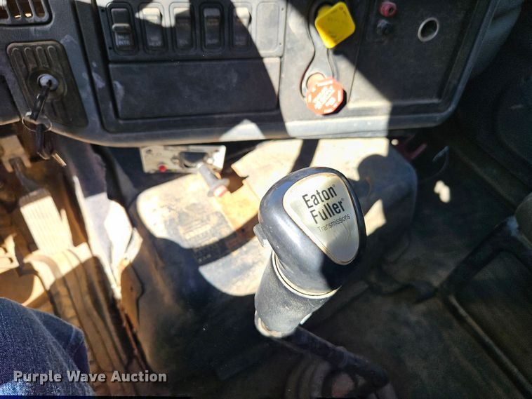 image for item EI8429 2003 International  8600 vacuum truck