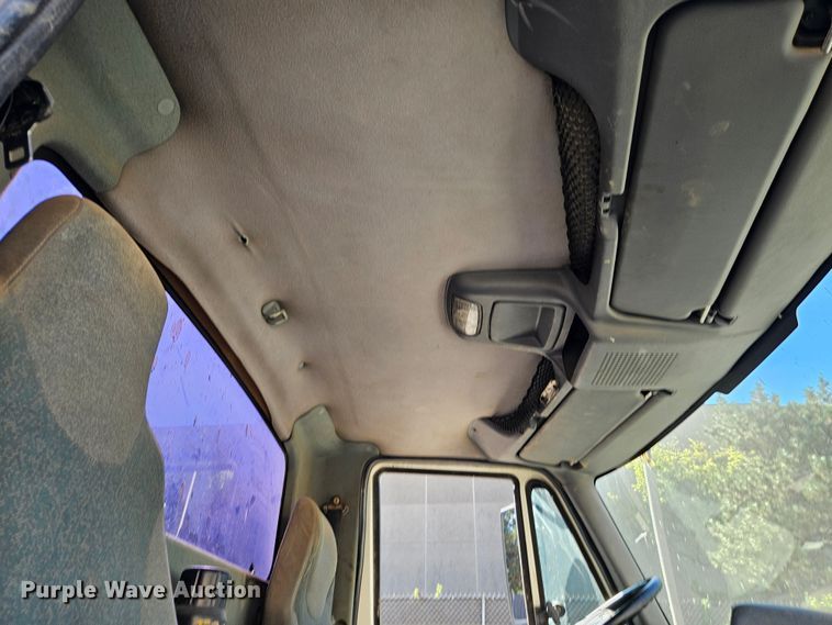 image for item EI8429 2003 International  8600 vacuum truck