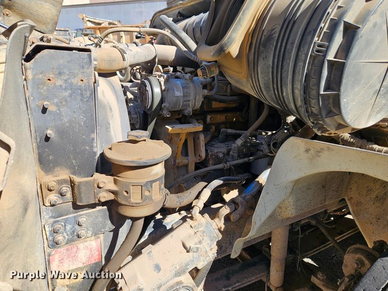 image for item EI8429 2003 International  8600 vacuum truck