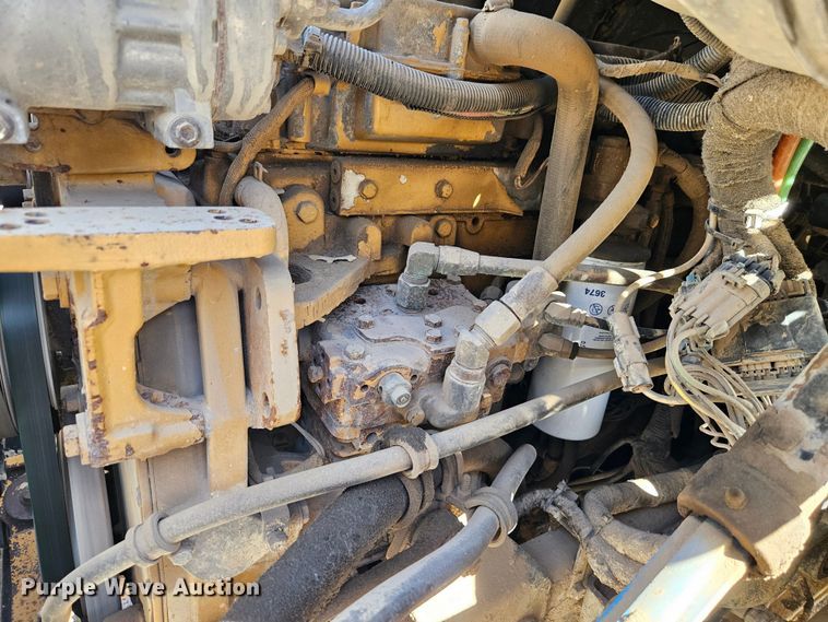 image for item EI8429 2003 International  8600 vacuum truck