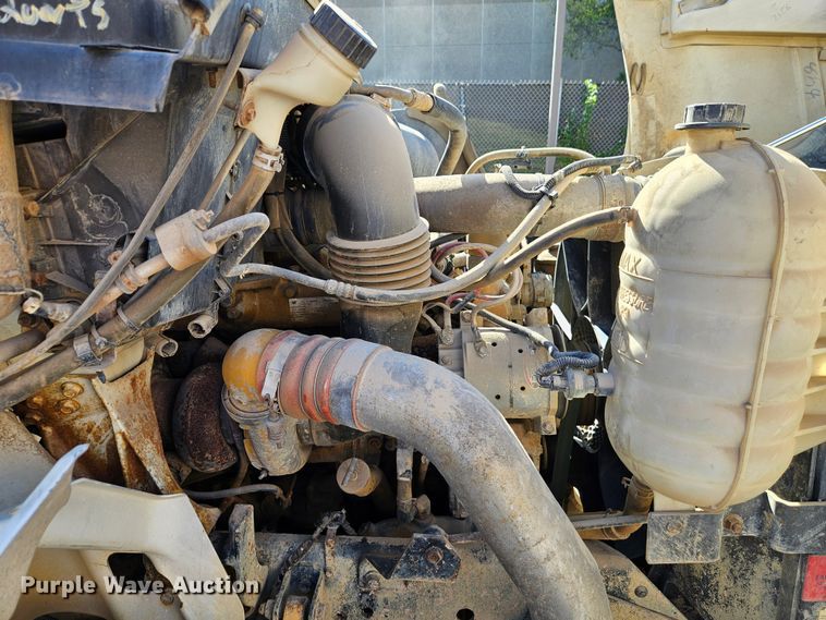 image for item EI8429 2003 International  8600 vacuum truck