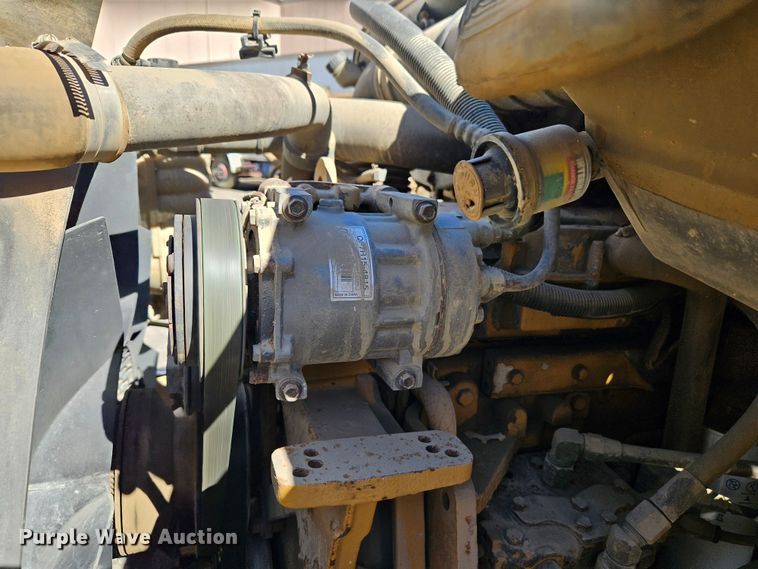 image for item EI8429 2003 International  8600 vacuum truck