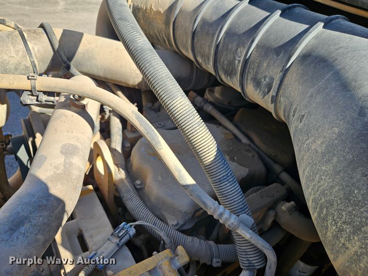 image for item EI8429 2003 International  8600 vacuum truck