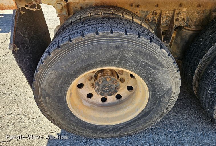 image for item EI8429 2003 International  8600 vacuum truck