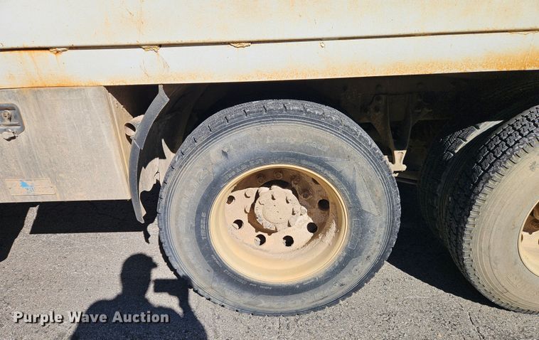 image for item EI8429 2003 International  8600 vacuum truck