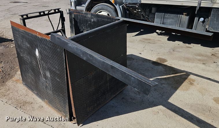 image for item EI8495 Brudi push/pull forklift attachment 