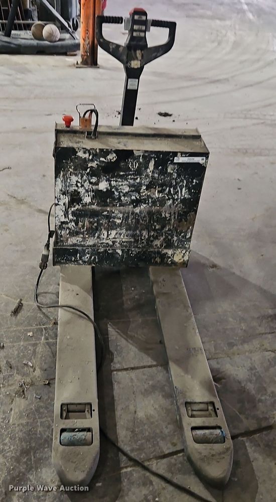 image for item EI8499 Vestil EPT-2748-45 pallet jack