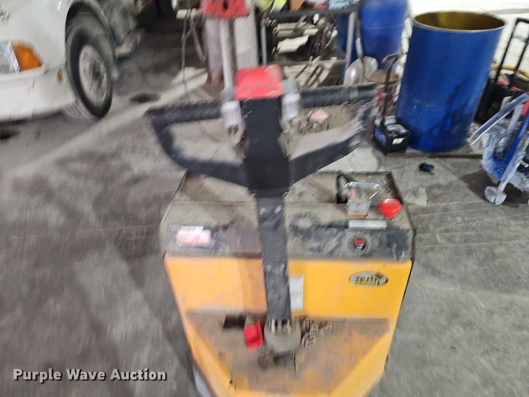 image for item EI8499 Vestil EPT-2748-45 pallet jack