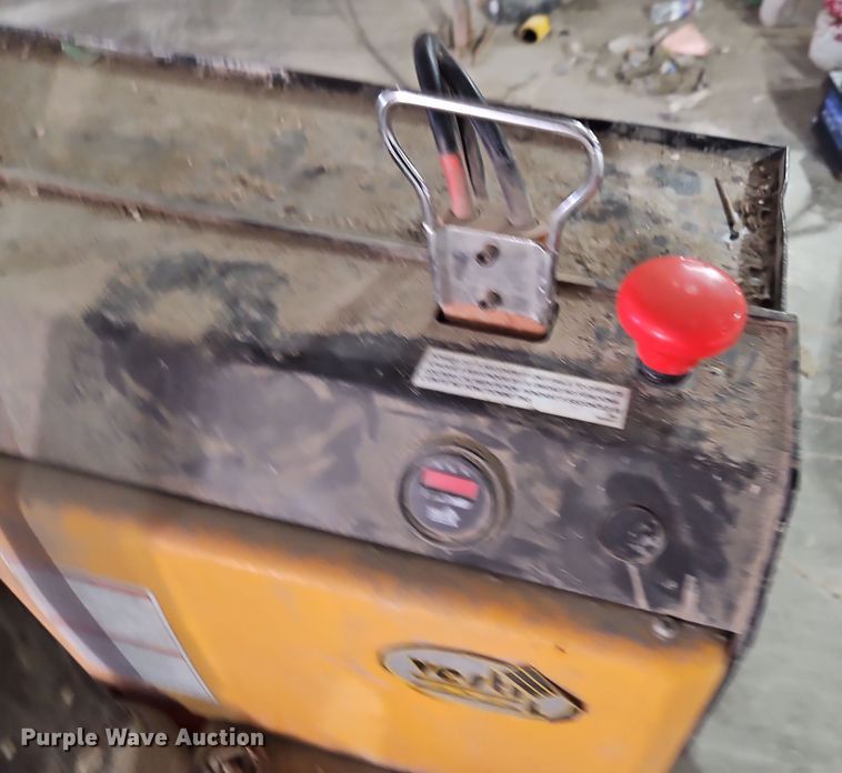 image for item EI8499 Vestil EPT-2748-45 pallet jack