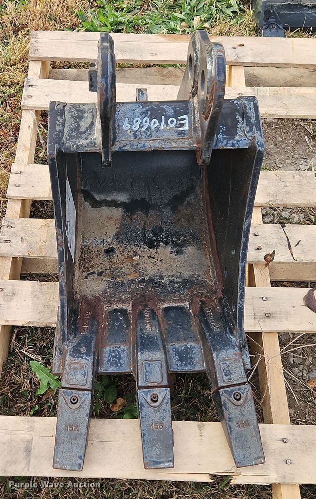 image for item EI8501 TAG  excavator attachments