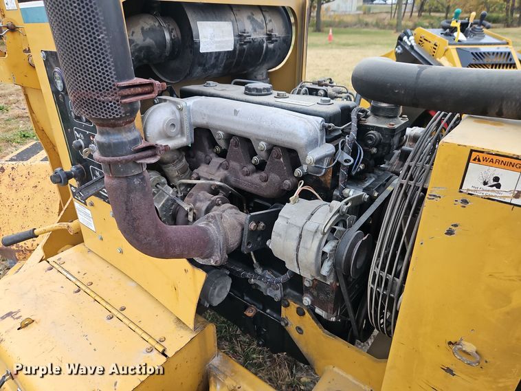 image for item EI8504 2000 Vermeer BC1230A wood chipper