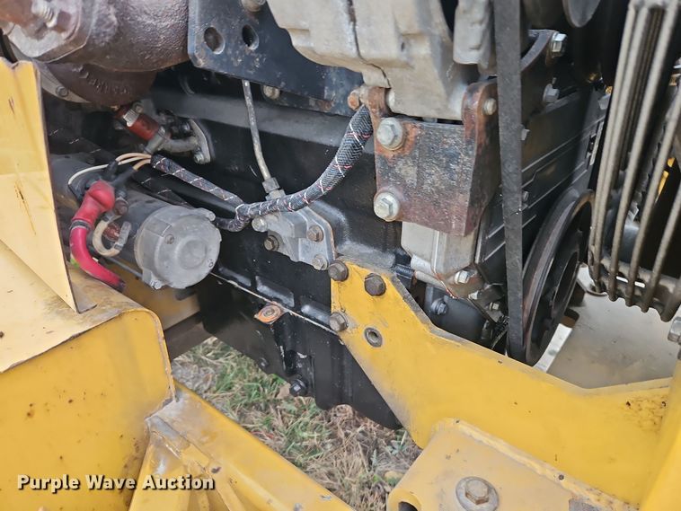 image for item EI8504 2000 Vermeer BC1230A wood chipper