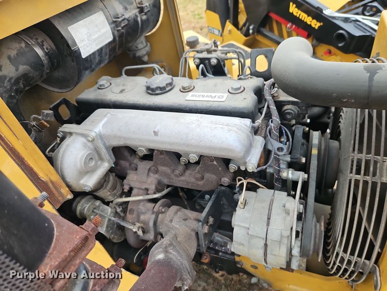 image for item EI8504 2000 Vermeer BC1230A wood chipper