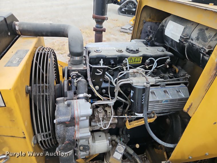 image for item EI8504 2000 Vermeer BC1230A wood chipper