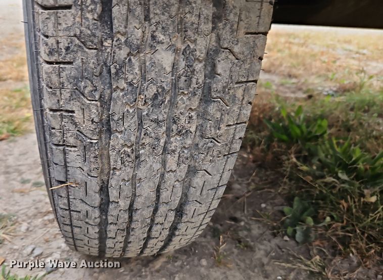 image for item EI8504 2000 Vermeer BC1230A wood chipper