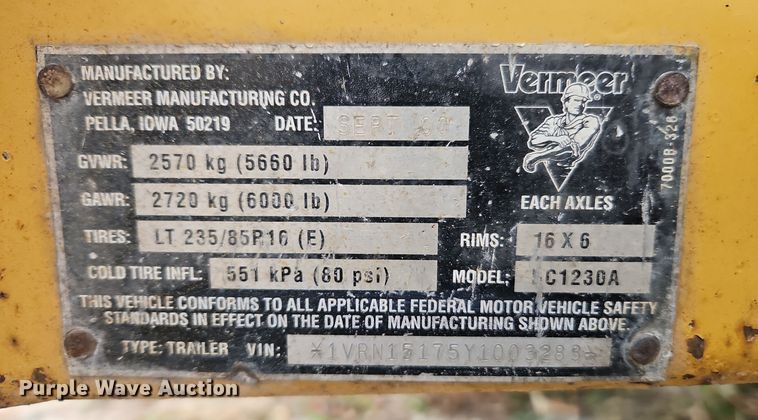 image for item EI8504 2000 Vermeer BC1230A wood chipper