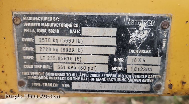 image for item EI8504 2000 Vermeer BC1230A wood chipper