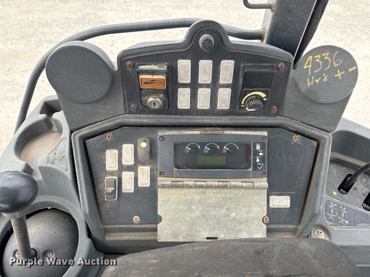 image for item EJ3120 2010 John Deere 310J backhoe