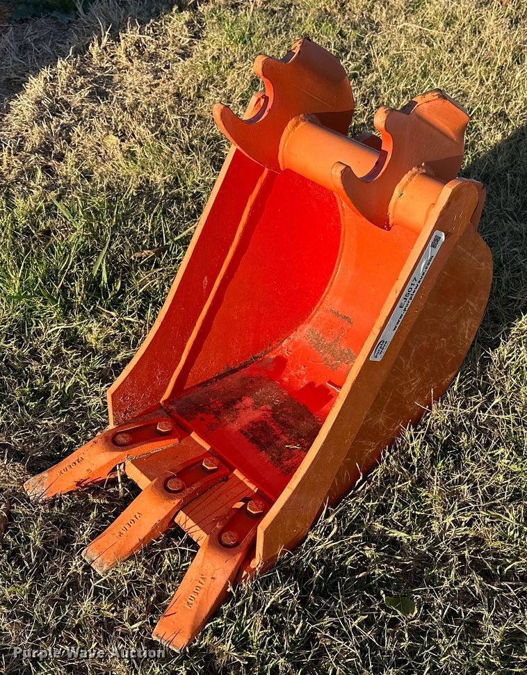 image for item EJ5017 Kubota  BT1971 excavator bucket