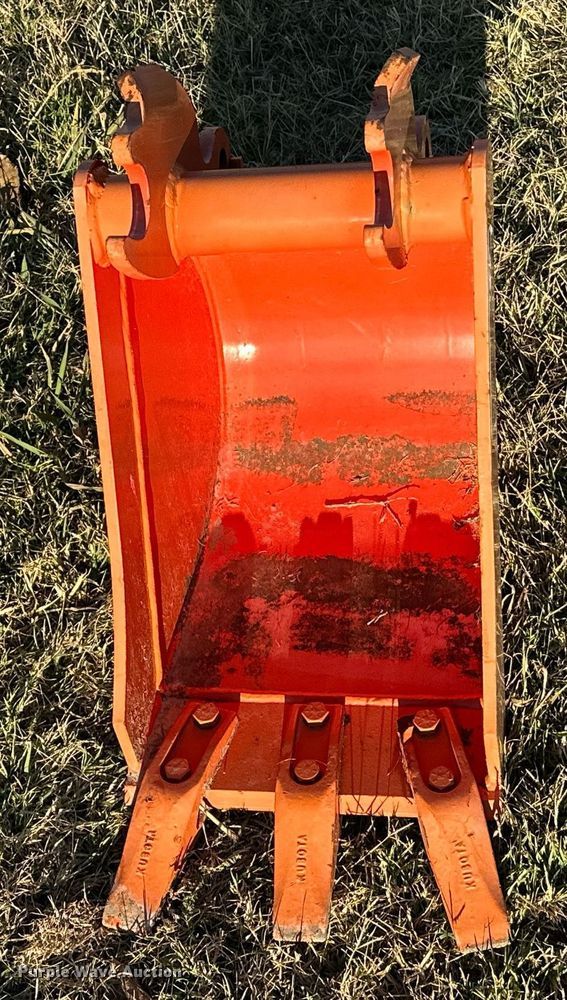image for item EJ5017 Kubota  BT1971 excavator bucket