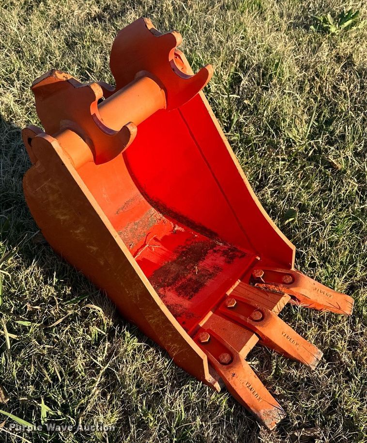 image for item EJ5017 Kubota  BT1971 excavator bucket